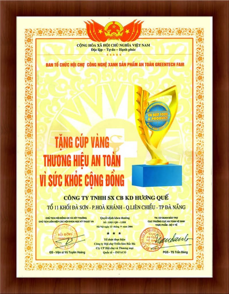 tang-cup-vang-thuong-hieu-an-toan-vi-suc-khoe-cong-dong-2006